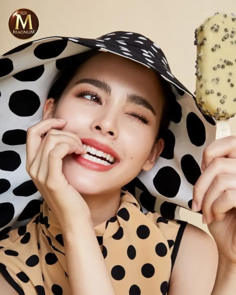 ฟินให้สุดกับ แม็กนั่ม คุกกี้ แอนด์ ครีม ส่งต่อความฟินสุดอิน (เทรนด์) ผ่านแฟชั่นลายจุด ตัวแทนของไวท์ช็อกโกแลต และคุกกี้กรุบกรอบในแม็กนั่ม