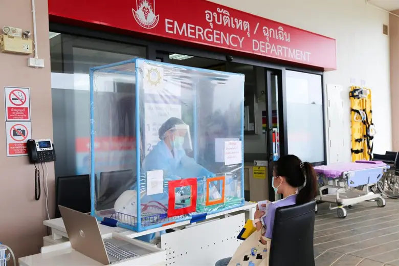 ศูนย์การแพทย์และโรงพยาบาลมหาวิทยาลัย ฝึกซ้อมแผนตอบโต้ภาวะฉุกเฉิน กรณีการระบาดของโรคติดเชื้อไวรัสโคโรนา 2109 (COVID-19) ระลอก 2