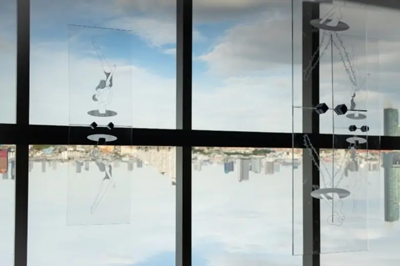 “IN BETWEEN” นิทรรศการศิลปะเพื่ออิสรภาพและความหลากหลาย โดย โรงแรม อวานี พลัส ริเวอร์ไซด์ กรุงเทพฯ ร่วมกับ อวกาศ อาร์ท