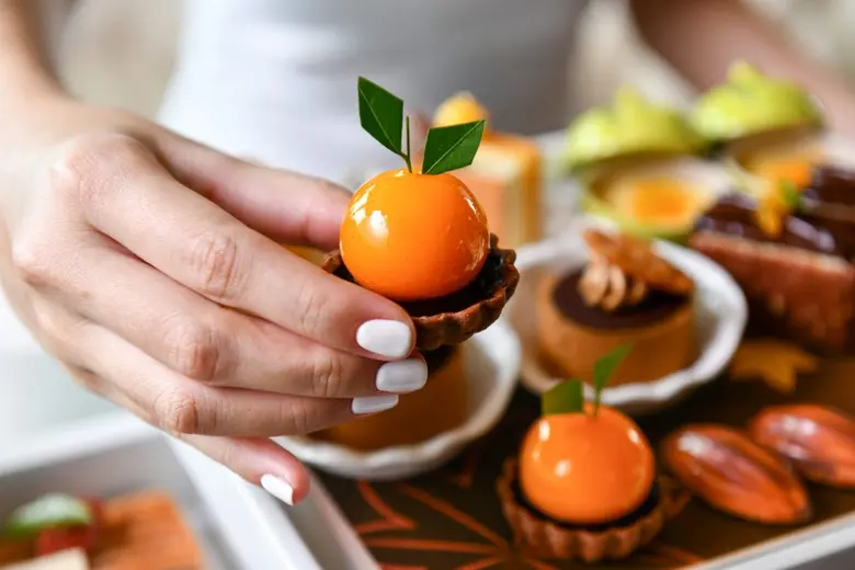 กลับมาอีกครั้งชุดน้ำชายามบ่ายสีสันช่วงฤดูใบไม้เปลี่ยนสีที่ญี่ปุ่นพร้อมให้บริการที่อัพแอนด์อะบัฟ บาร์