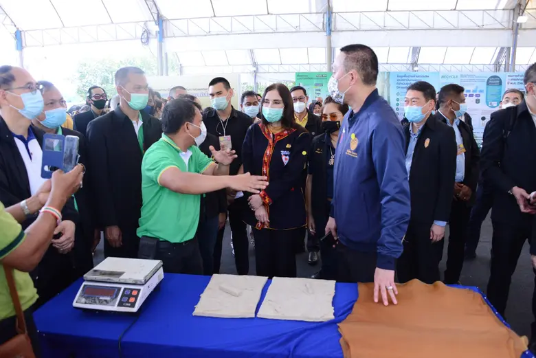 นางสาวมนัญญา ไทยเศรษฐ์ รัฐมนตรีช่วยว่าการ...