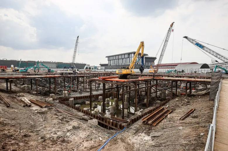 บริษัท แอล เอส เอส จำกัด ไว้วางใจเลือกใช้เหล็กชีทไพล์ และ เอชบีม จาก SYS ในโครงสร้างใต้ดินของศูนย์ราชการฯ แจ้งวัฒนะ โซนC