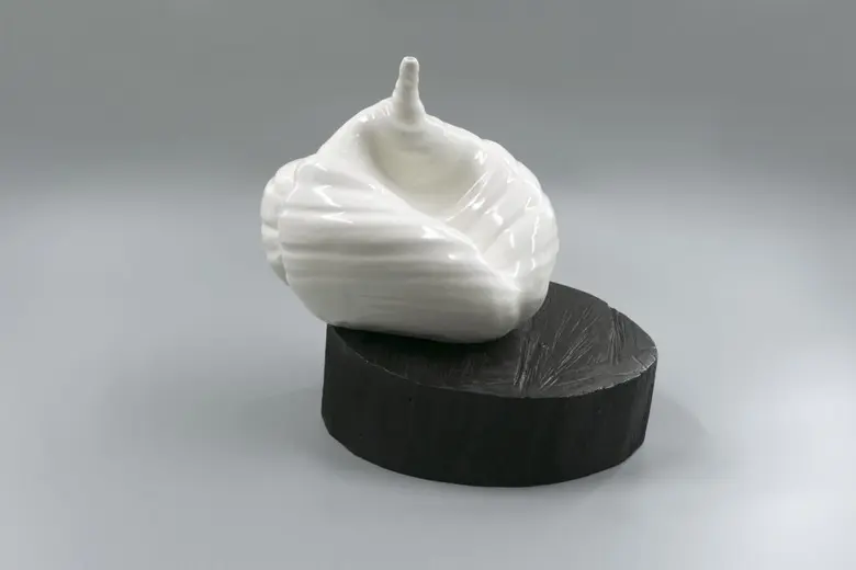 ริชาร์ด โคห์ ไฟน์ อาร์ต ภูมิใจเสนอนิทรรศการศิลปะ Wobbly Sabi