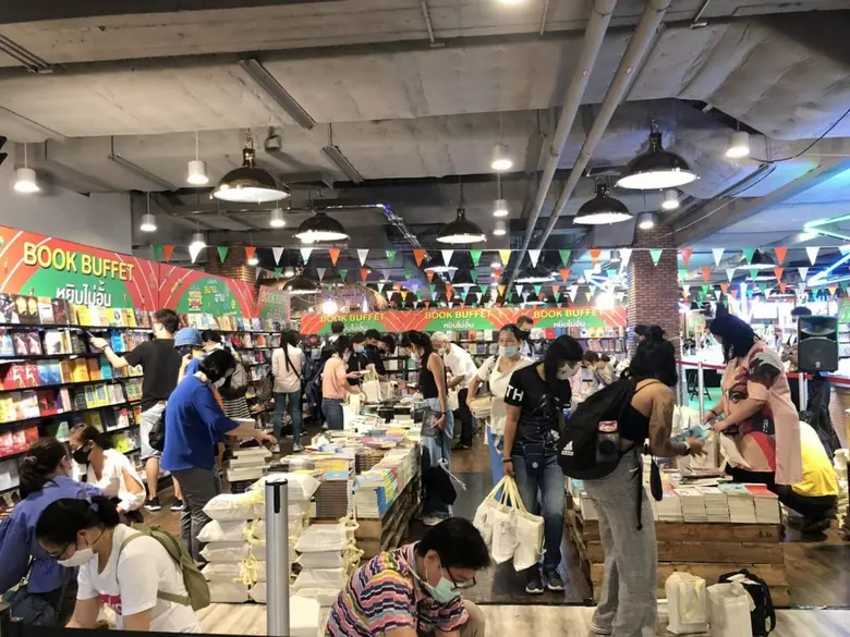 เริ่มแล้ว “นายอินทร์สนามอ่านเล่น ตอนพิเศษ” สนามใหม่ใจกลางเมือง ที่เดอะ สตรีท รัชดา