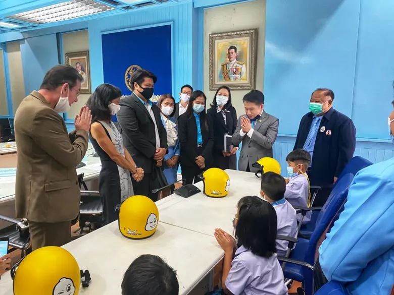 เอสซีลอร์ ผนึกกำลัง มิชลิน จัดแคมเปญระดับโลก “มิชลินรณรงค์ขับขี่ปลอดภัย ใส่หมวกนิรภัยให้น้อง”