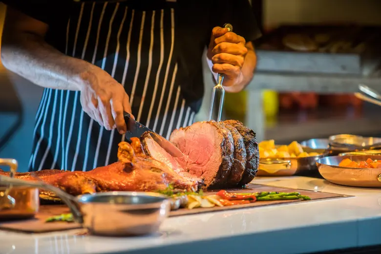 ห้องอาหารโกจิ คิทเช่น บาร์ กลับมาเปิดให้บ...