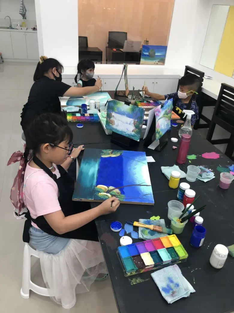 สถาบันสอนศิลปะ Star Art เปิดสอนด้วยหลักสู...