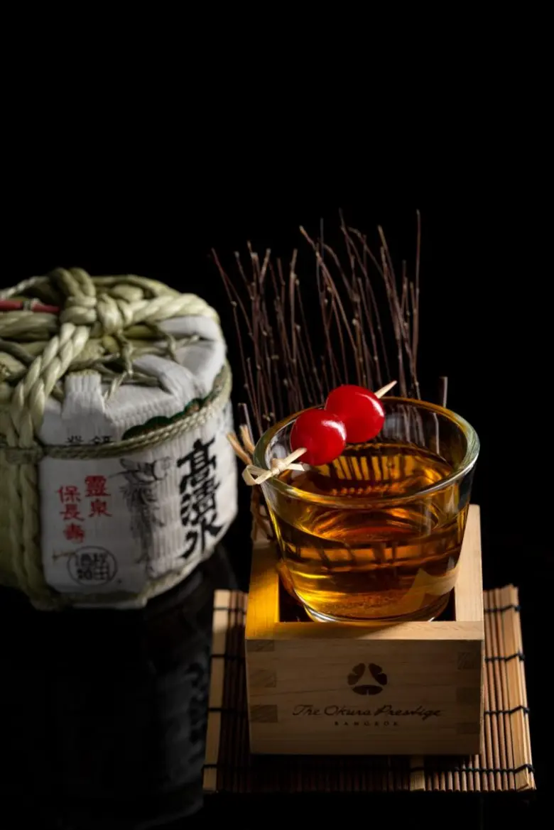 อัพแอนด์อะบัฟ บาร์ ขอแนะนำเมนูเครื่องดื่ม “ฟลอรัล ค็อกเทล” ที่ผสมผสานความหอมจากดอกไม้