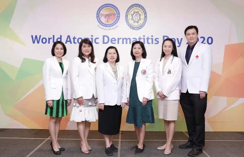 สมาคมแพทย์ผิวหนังแห่งประเทศไทย นำโดย ศ.พญ...