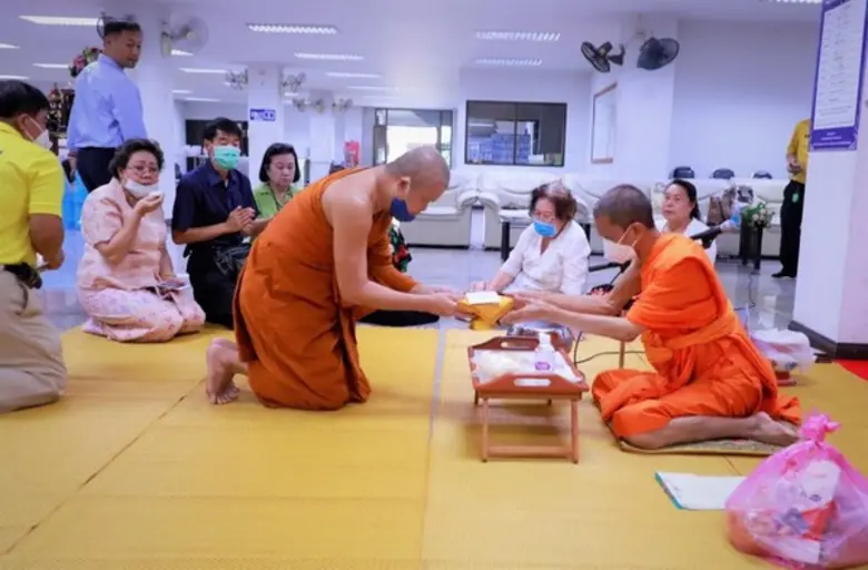 ทำบุญฉลองอายุวัฒนมงคล ดร.รัชนีพร พุคยาภรณ...