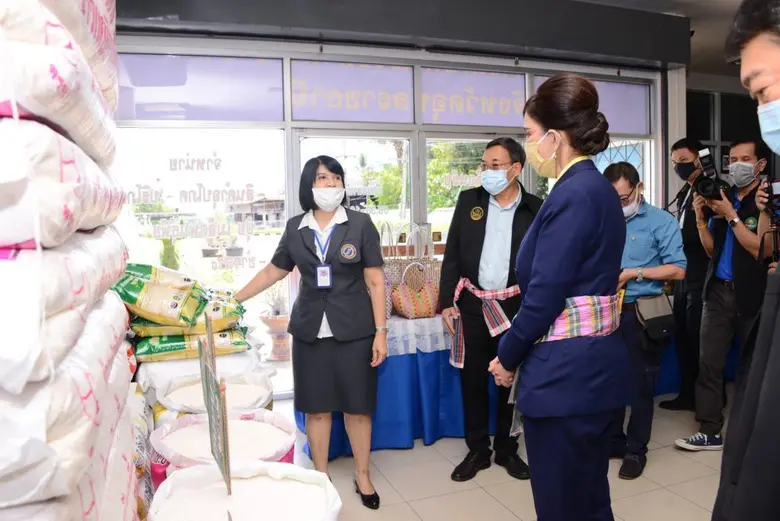 รมช.มนัญญา ติดตามนโยบายพัฒนาสหกรณ์การเกษตรม่วงสามสิบ จำกัด พร้อมเยี่ยมชมศูนย์กระจายสินค้า แหล่งรวบรวมผลผลิตคุณภาพดีจังหวัดอุบลราชธานี