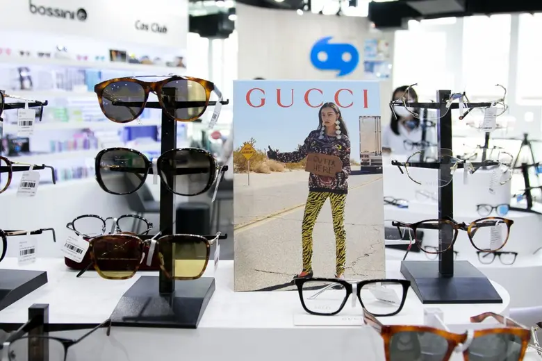 แว่นท็อปเจริญ ขนทัพแว่นหรู “GUCCI” พร้อมโปรโมชั่นสุดเอ็กซ์คลูซีฟ เอาใจคนรักแฟชั่นระดับไฮเอนด์โดยเฉพาะ