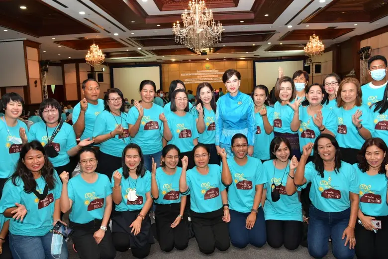 นางสาวมนัญญา ไทยเศรษฐ์ รัฐมนตรีช่วยว่าการ...