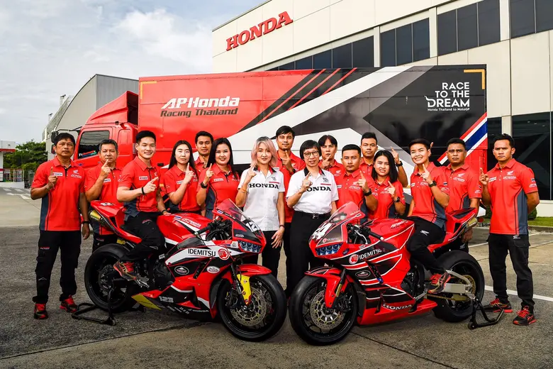 เอ.พี. ฮอนด้า เรซซิ่ง ไทยแลนด์ นำโดยสองนั...