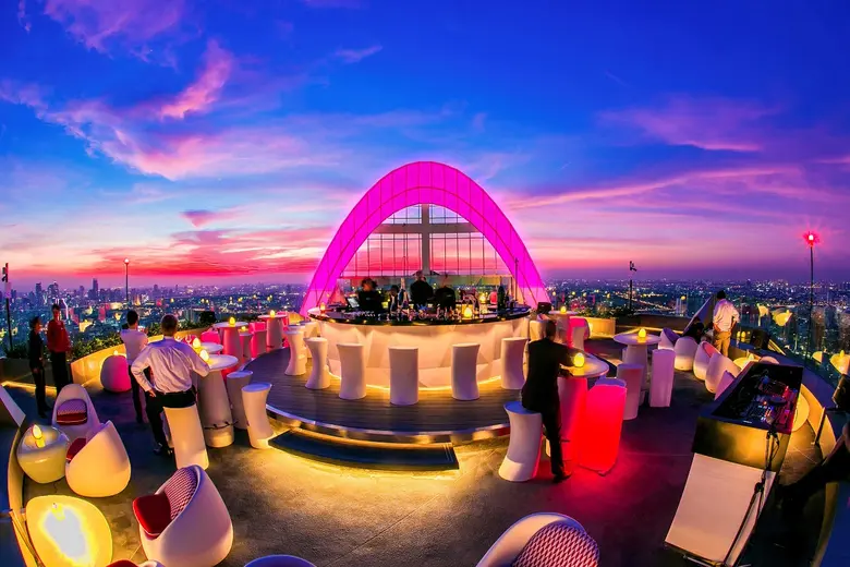 ชวนคุณมาตื่นตาตื่นใจกับวิวเมืองกรุงชมพระอ...