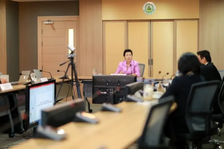 นางสาวอัจฉรินทร์ พัฒนพันธ์ชัย ปลัดกระทรวง...