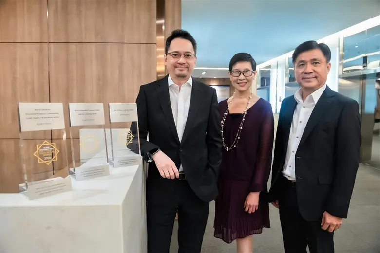 นายธิติ ตันติกุลานันท์ (ที่ 1 จากซ้าย) ผู...