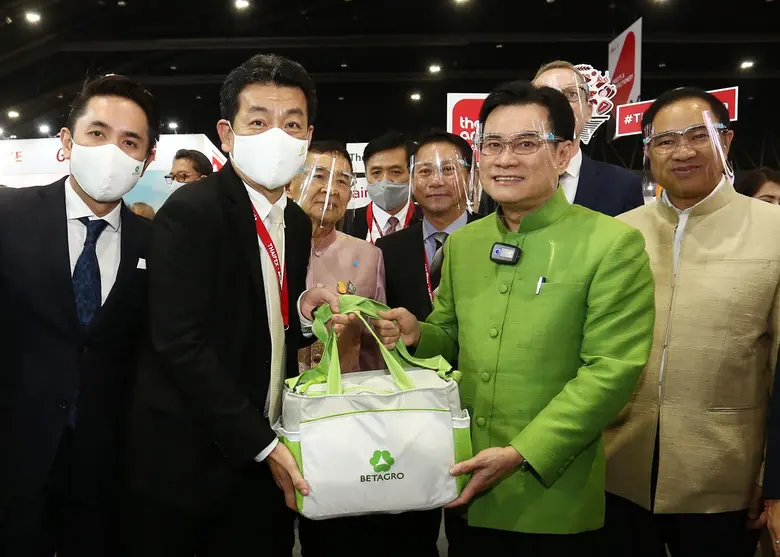 นายจุรินทร์ ลักษณวิศิษฏ์ รองนายกรัฐมนตรีแ...