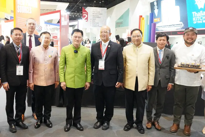 นายจุรินทร์ ลักษณวิศิษฏ์ รองนายกรัฐมนตรีแ...