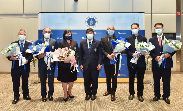 ศาสตราจารย์ นายแพทย์บรรจง มไหสวริยะ อธิกา...