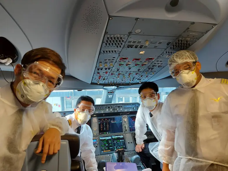 นาวาอากาศตรี อนิรุต แสงฤทธิ์ ผู้อำนวยการใ...