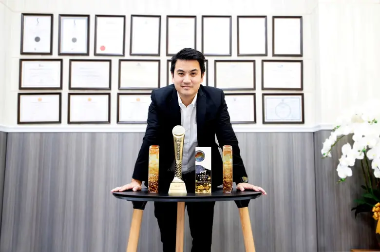 นายณัฐพงศ์ หิรัณยศิริ ประธานฝ่ายบริหารกลุ...