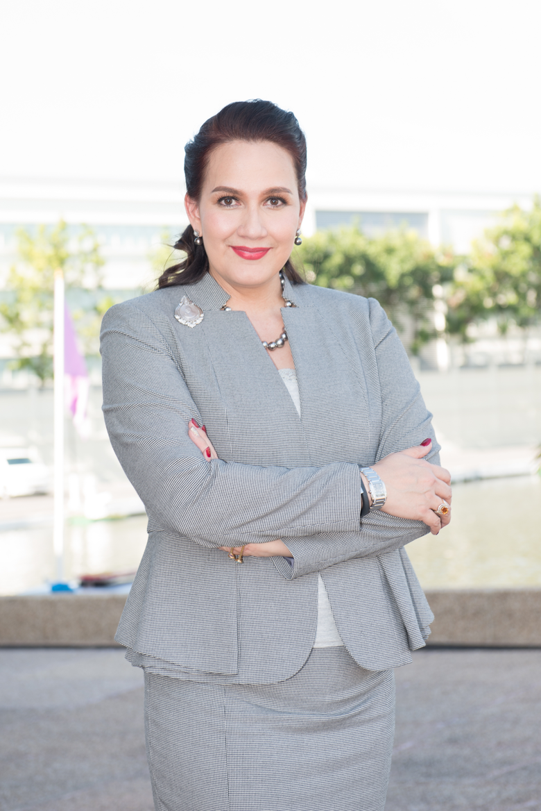 นางรมิดา รัสเซลล์ มณีเสถียร กรรมการบริหาร...