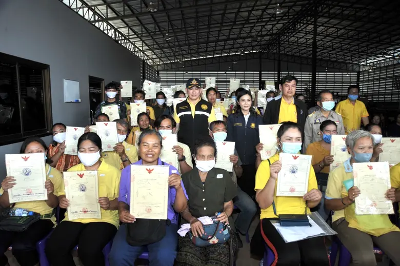 ร้อยเอก ธรรมนัส พรหมเผ่า รัฐมนตรีช่วยว่าการกระทรวงเ...