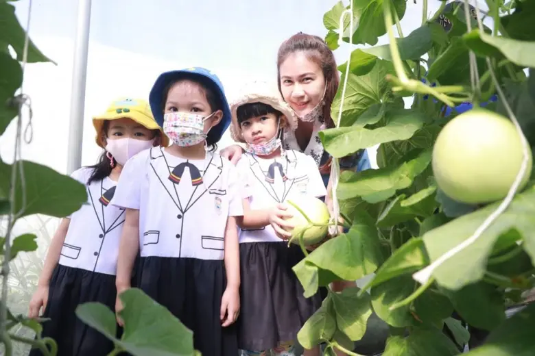 สาธิตกรุงเทพธนฯ ให้ นร. ลงมือปฏิบัติจริง ผุดโครงการ 'เมล่อนของหนู' ปี 2 ต่อเนื่อง