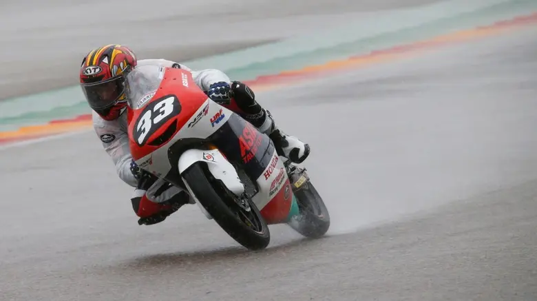 “ก๊องส์” ธัชกร บัวศรี นักบิดดาวรุ่งชาวไทย...