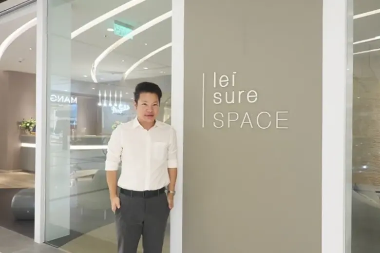 ท่ามกลางย่านช้อปปิ้งใจกลางเมือง ยังมีสถาน...