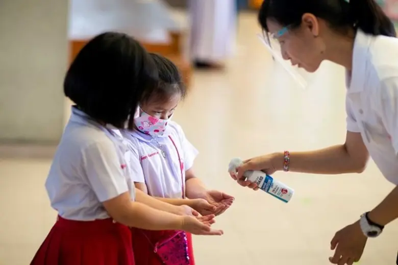 คาโอฯ ส่งมอบถุง “คาโอ การ์ดอย่าตก” มูลค่ารวมกว่า 1.1 ล้านบาท แก่กระทรวงสาธารณสุข พร้อมยืนหยัดอยู่เคียงข้างความสะอาด รณรงค์เรื่องสุขอนามัยอย่างต่อเนื่อง