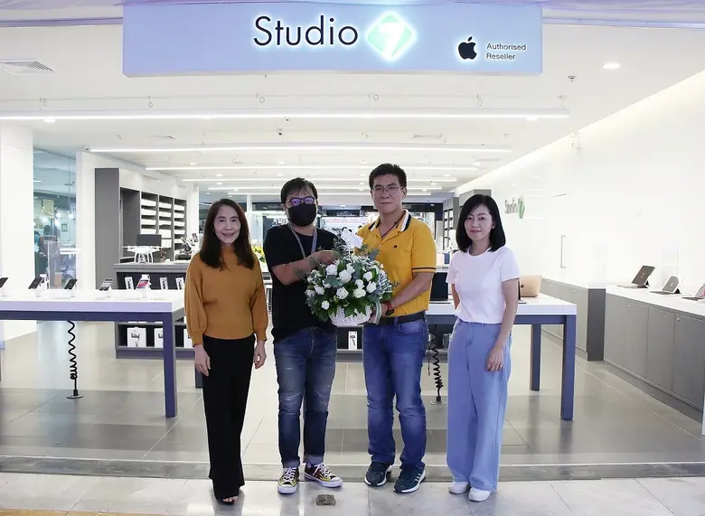 นายวิศาล สิปิยารักษ์ (ที่ 3 จากซ้าย) รองก...