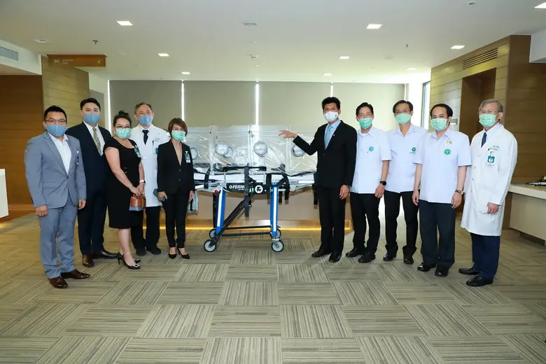 ดร. สาธิต ปิตุเตชะ รัฐมนตรีช่วยว่าการกระท...