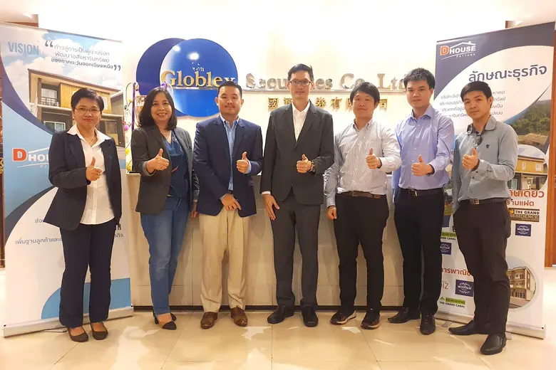 นายพงศ์พจน์ เลิศรุ้งพร ประธานเจ้าหน้าที่บ...