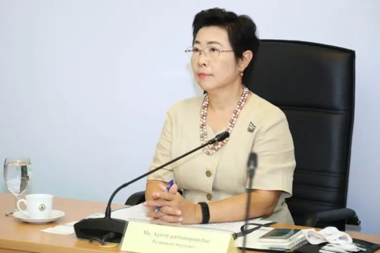 นางสาวอัจฉรินทร์ พัฒนพันธ์ชัย ปลัดกระทรวง...