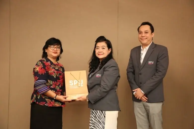 ม.ศรีปทุม รับมอบรางวัลเกียรติบัตร สถานศึกษาปลอดภัย ดีเด่น ประจำปี 2563 (เป็นปีที่ 2 ติดต่อกัน)