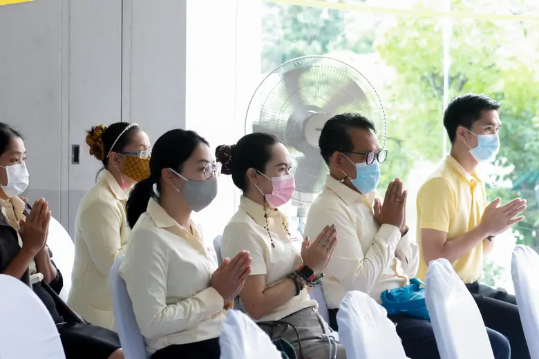 คณะผู้บริหาร คณาจารย์ เจ้าหน้าที่และนักศึ...