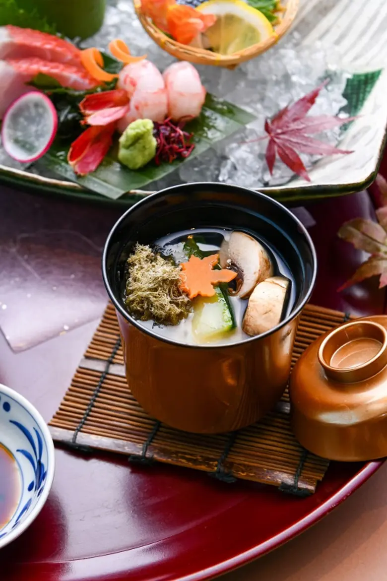 ห้องอาหารยามาซาโตะเชิญทุกท่านมาลิ้มลองอาหารญี่ปุ่นต้นตำรับส่งท้ายฤดูใบไม้ร่วงที่ประเทศญี่ปุ่น