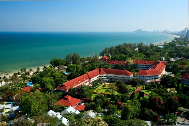 CENTARA GRAND HUA HIN NAMED “ASIA’S BEST FAMILY HOTEL” IN INAUGURAL BEST OF THE DECADE AWARDS 2020