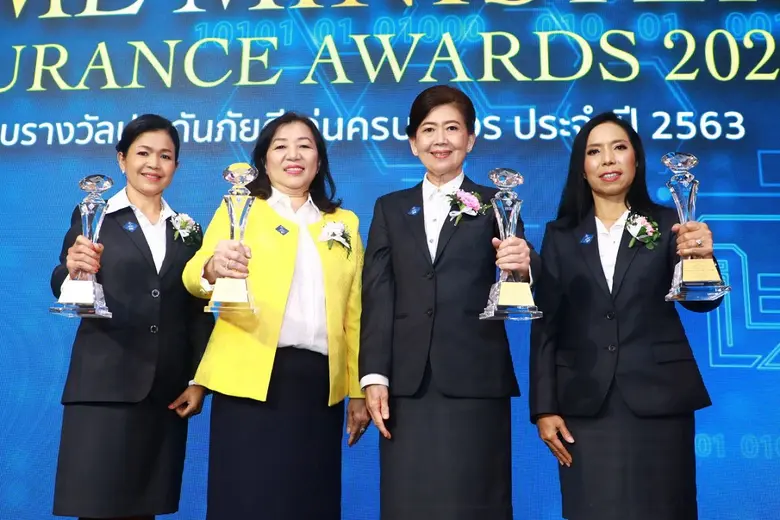 วิริยะประกันภัย คว้า 4 รางวัลประกันภัยดีเ...