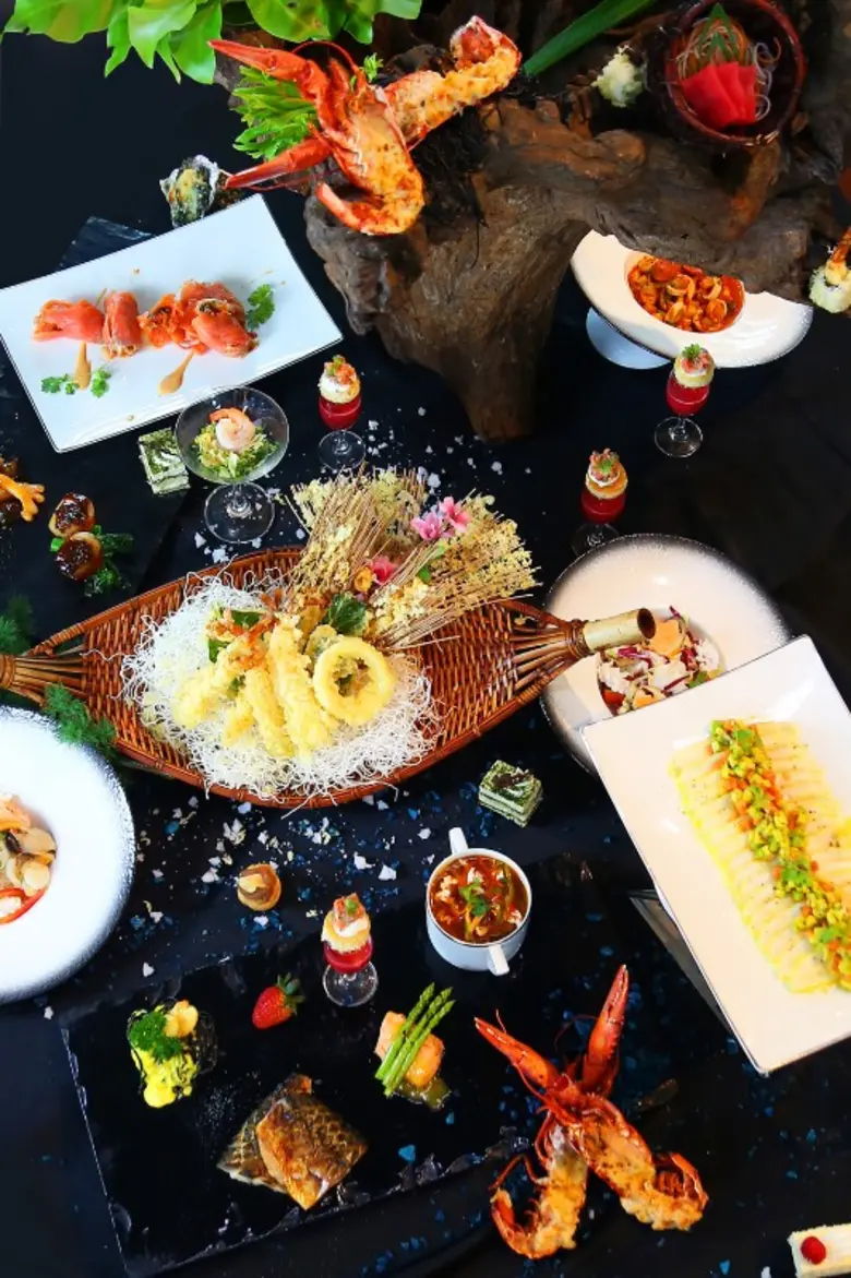 All You Can Eat A La Carte เมนูนานาชาติตามสั่งทานได้ไม่อั้น...ตลอด 7 วันต่อสัปดาห์ พร้อมเปิดตัวบุฟเฟ่ต์ซีฟู๊ดมื้อค่ำวันศุกร์และติ่มซำมื้อสายวันอาทิตย์