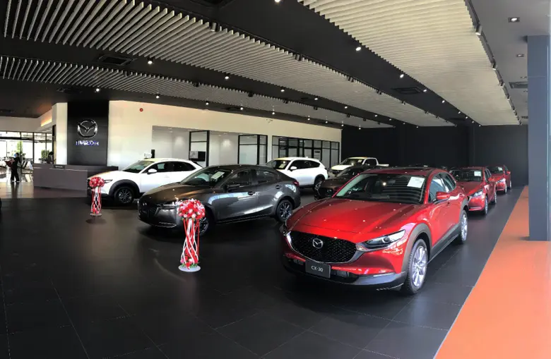 มาสด้าทุ่มงบกว่า 120 ล้าน ผุดโชว์รูมใหม่ "อารีมิตรมาสด้ากาฬสินธุ์" เจาะฐานลูกค้าภาคอีสานด้วยบริการที่เอาใจใส่ในทุกรายละเอียด