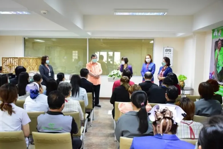 สำนักงานพัฒนาฝีมือแรงงานลำพูน หนุนภาคเอกชน พัฒนาฝีมือแรงงาน เสริมความรู้ ทักษะการทำงาน ให้พนักงานในสถานประกอบกิจการ มอบเงินกู้กองทุนพัฒนาฝีมือแรงงาน