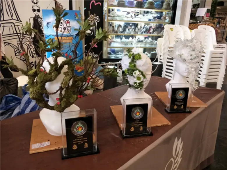 นักศึกษาวิทยาลัยดุสิตธานีสุดเจ๋ง กวาด 3 รางวัลเหรียญทอง เหรียญเงิน และเหรียญทองแดง ในงานพฤกษาตะวันออก IN BANGKOK มาครอง