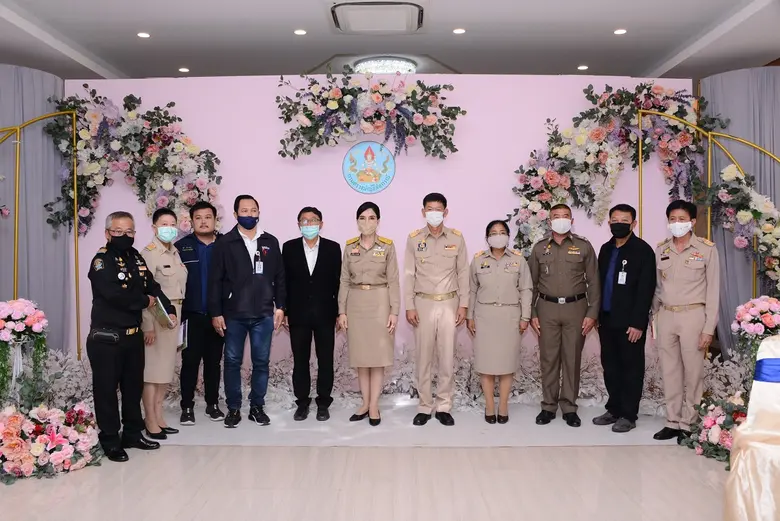 นางสาวมนัญญา ไทยเศรษฐ์ รัฐมนตรีช่วยว่าการ...