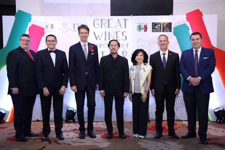 นายสุทธิธรรม จิราธิวัฒน์ ประธานคณะกรรมการ...