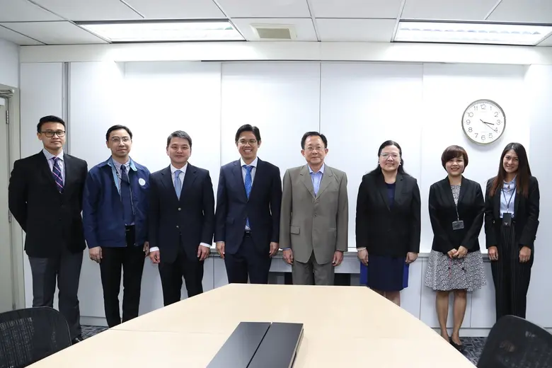 นางวรางคณา วงศ์ข้าหลวง (ที่ 3 จากขวา) รอง...