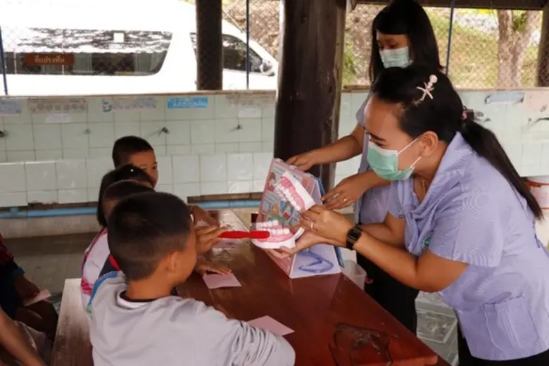 ศอช. จัดกิจกรรมรณรงค์ “คนไทยฟันดี สดุดีสมเด็จย่า” เนื่องในวันทันตสาธารณสุขแห่งชาติ ประจำปี 2563