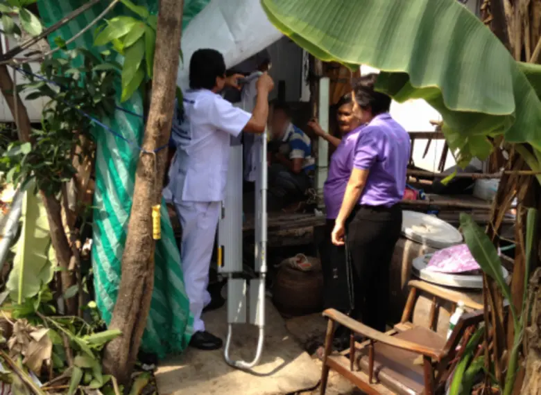 “นักสังคมสงเคราะห์”  ผู้อยู่เบื้องหลังให้ความช่วยเหลือผู้ป่วยยากไร้